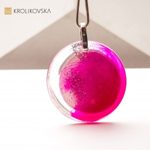 Biżuteria Artystyczna: Ręcznie Malowany Naszyjnik na Wyjątkową Okazję.