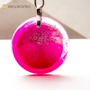 Wyjątkowy Prezent: Naszyjnik z Ręcznie Malowanym Wzorem.