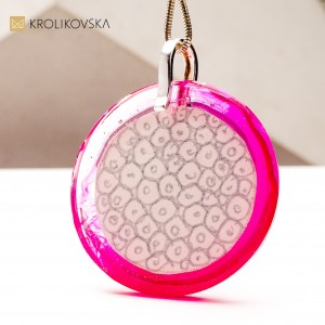 Wyjątkowy Prezent: Naszyjnik z Ręcznie Malowanym Wzorem.