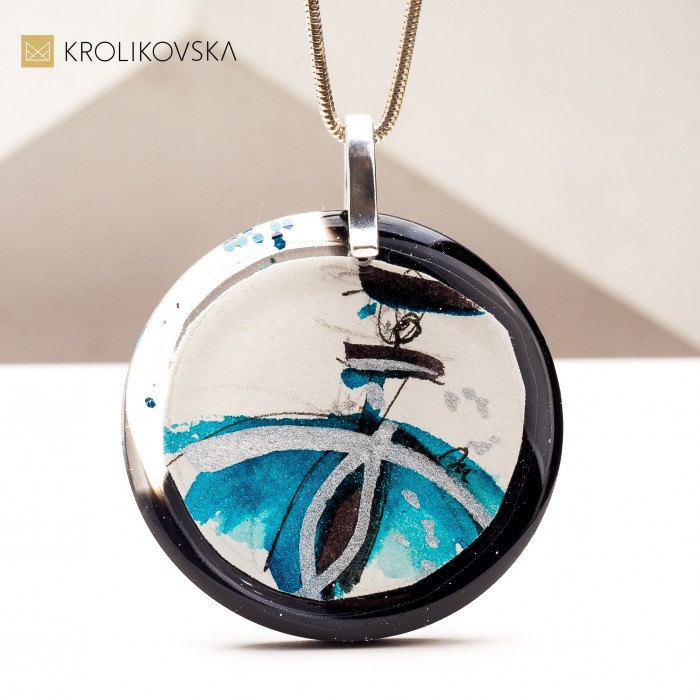 Naszyjnik Artystyczny z Jedyną w Swoim Rodzaju Grafiką – Idealny Prezent.
