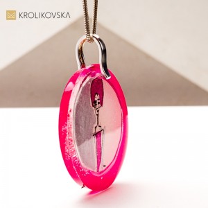 Naszyjnik z Duszą – Biżuteria z Ręcznie Malowanymi Dziełami Sztuki. Naszyjnik z Duszą – Biżuteria z Ręcznie Malowanymi Dziełami Sztuki.