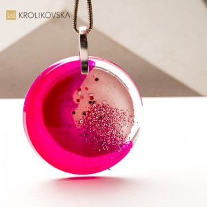 Naszyjnik z Duszą – Biżuteria z Ręcznie Malowanymi Dziełami Sztuki. Naszyjnik z Duszą – Biżuteria z Ręcznie Malowanymi Dziełami Sztuki.