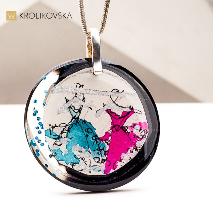 Ręcznie Malowane Naszyjniki: Idealny Prezent dla Konesera Sztuki.