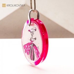 Wyjątkowe Naszyjniki dla Koneserów Sztuki – Ręcznie Malowana Biżuteria.