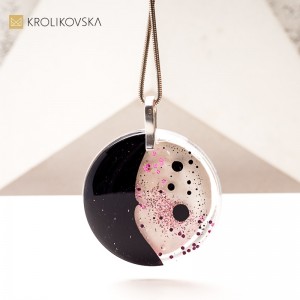 Personalizowane naszyjniki – niepowtarzalne dzieła sztuki w biżuterii.