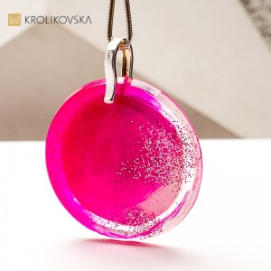 Naszyjnik z Grafiką – Biżuteria Artystyczna na Wyjątkowy Prezent.