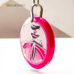 Ekskluzywne Naszyjniki Ręcznie Malowane – Prezent, Który Zaskoczy.
