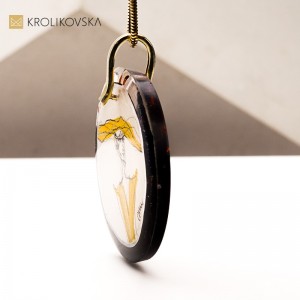 Biżuteria na prezent – ręcznie malowany symbol kobiecej siły