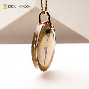 Biżuteria w Prezencie - Kobieta– styl retro, urok i poezja.