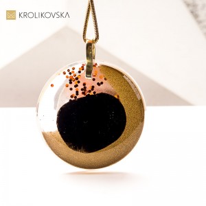 Biżuteria w Prezencie - Kobieta– styl retro, urok i poezja.
