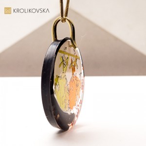 Prezent - Subtelne spojrzenie – naszyjnik jak list do duszy.