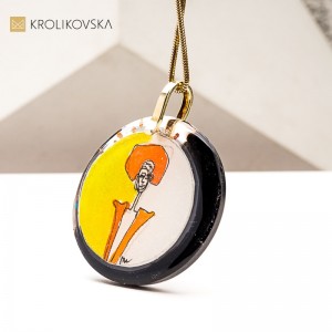 Artystyczny naszyjnik dla ukochanej – wyraz głębokich uczuć.