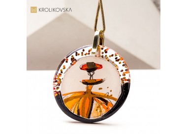 Artystyczny naszyjnik na Dzień Kobiet – kobiecość w biżuterii.