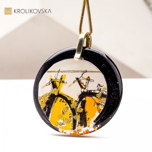 Naszyjnik z motywem kobiety – idealny na Dzień Matki.