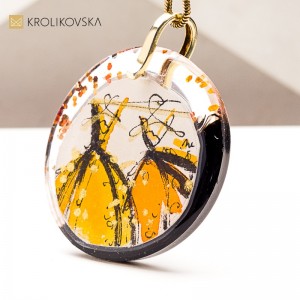 Wyjątkowy naszyjnik na 18-stkę – artystyczna pamiątka na zawsze.