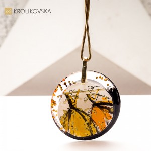 Wyjątkowy naszyjnik na 18-stkę – artystyczna pamiątka na zawsze.