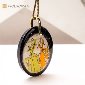 Naszyjnik jak obraz – idealny prezent na 50. urodziny dla mamy.