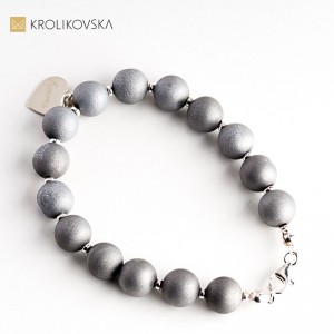 Bransoletka z kamieni półszlachetnych i srebra – elegancja w naturalnym stylu.