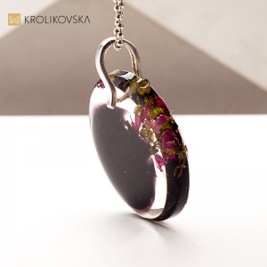 Naszyjnik artystyczny z żywicy – unikatowa biżuteria handmade.