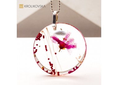 Naszyjnik autorski z żywicy – biżuteria nowoczesna i elegancka.