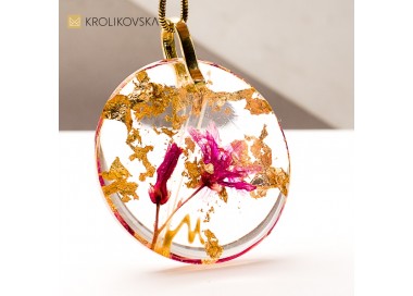 Naszyjnik z żywicy – unikatowa biżuteria artystyczna handmade.