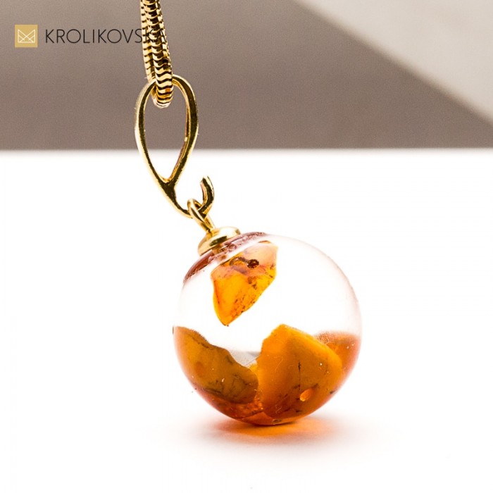 Unikatowy naszyjnik handmade z bursztynem – sztuka do noszenia.