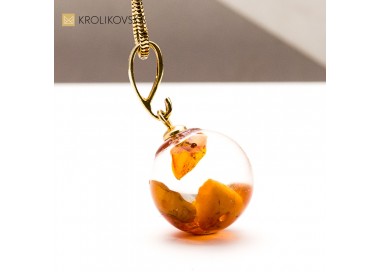 Unikatowy naszyjnik handmade z bursztynem – sztuka do noszenia.