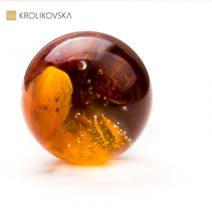 Pierścionek bursztynem- nowoczesna biżuteria artystyczna.