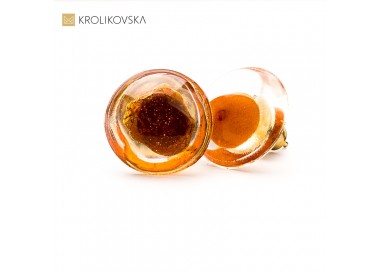 Wkrętki z bursztynem- nowoczesna biżuteria artystyczna.