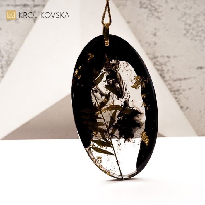 Naszyjnik z żywicy z motywem lata – unikalna biżuteria ręcznie robiona