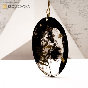 Naszyjnik z żywicy z motywem lata – unikalna biżuteria ręcznie robiona