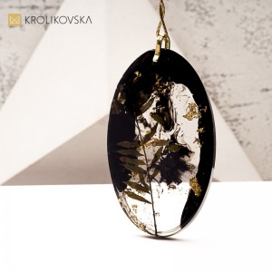 Naszyjnik z żywicy z motywem lata – unikalna biżuteria ręcznie robiona