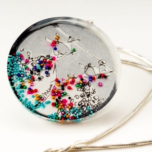Naszyjnik artystyczny ręcznie malowany z kolorowymi koralikami
