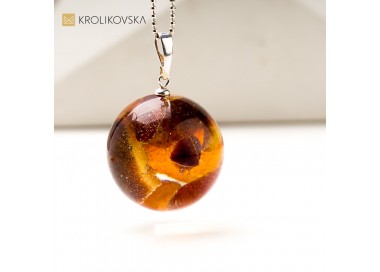 Naszyjnik z geometrycznym kształtem – nowoczesny styl.