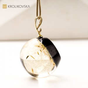 Naszyjnik z żywicy z zatopionym dmuchawcem – srebro 925