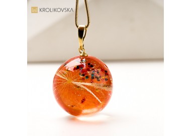 Naszyjnik z żywicy z zatopionym dmuchawcem – prezent dla niej