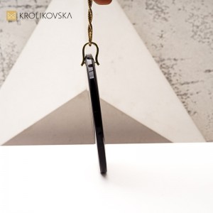 Naszyjnik handmade z żywicy – subtelna elegancja Krolikovska.