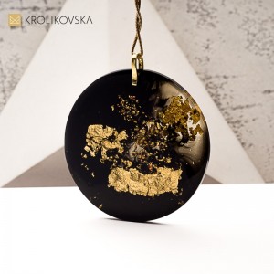 Naszyjnik handmade z żywicy – subtelna elegancja Krolikovska.