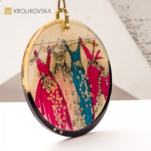 Naszyjnik elegancki z żywicy – limitowana edycja autorska.