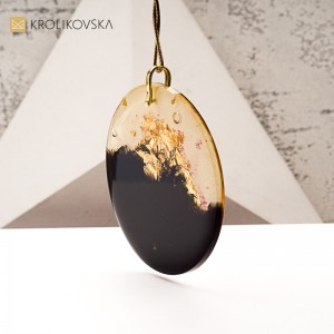 Naszyjnik elegancki z żywicy – limitowana edycja autorska.