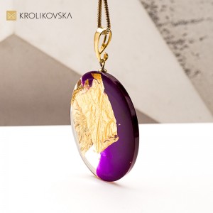 Naszyjnik boho z żywicy – biżuteria artystyczna handmade.