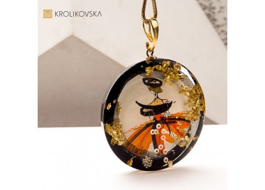 Naszyjnik minimalistyczny handmade z żywicy.