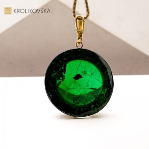 Artystyczny naszyjnik handmade z żywicy – elegancki upominek urodzinowy.