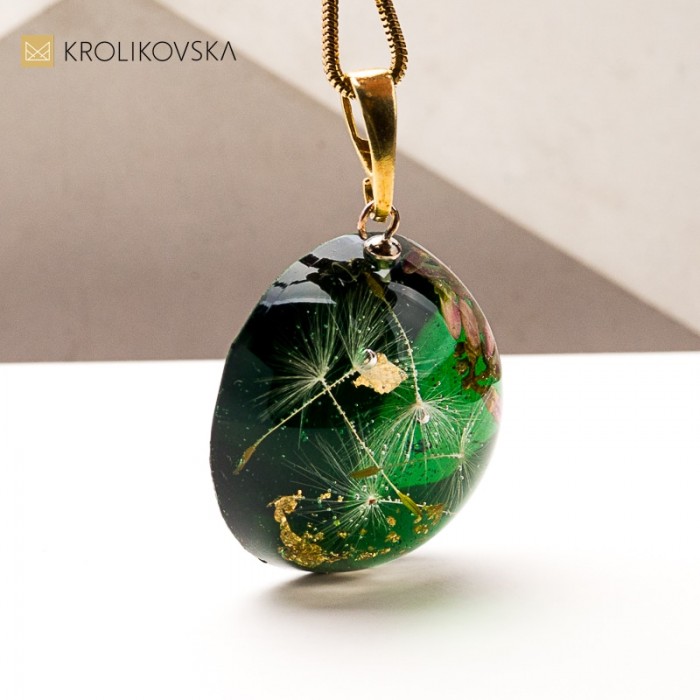 Artystyczny naszyjnik handmade z żywicy – elegancki upominek urodzinowy.