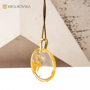 Naszyjnik handmade z grafiką – biżuteria dla niej.