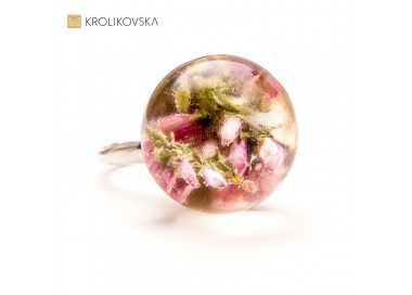 Naszyjnik handmade z żywicy – wyjątkowy upominek dla mamy.