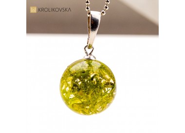 Naszyjnik handmade z żywicy – biżuteria artystyczna pod choinkę.