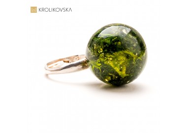 Pierścionek z żywicy – elegancki prezent jubileuszowy.