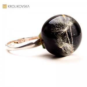 Biżuteria z żywicy z kwiatami – świąteczny upominek pod choinkę