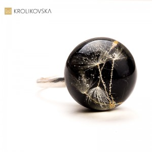 Biżuteria z żywicy z kwiatami – świąteczny upominek pod choinkę